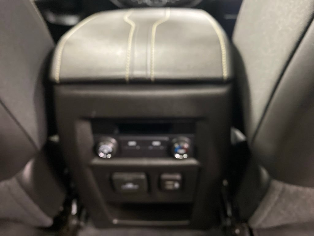 Used 2023 Chevrolet Traverse LT w/ LT Premium Package AWD/4WD image 23