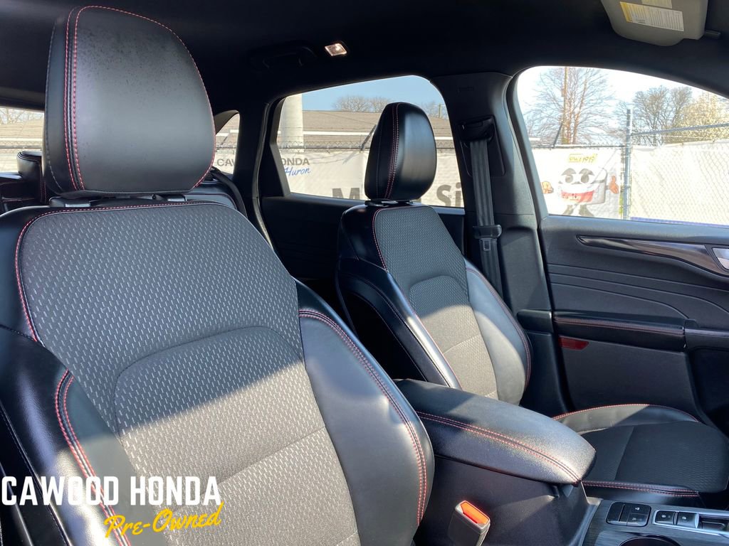 Used 2025 Ford Escape ST-Line Select AWD/4WD image 16