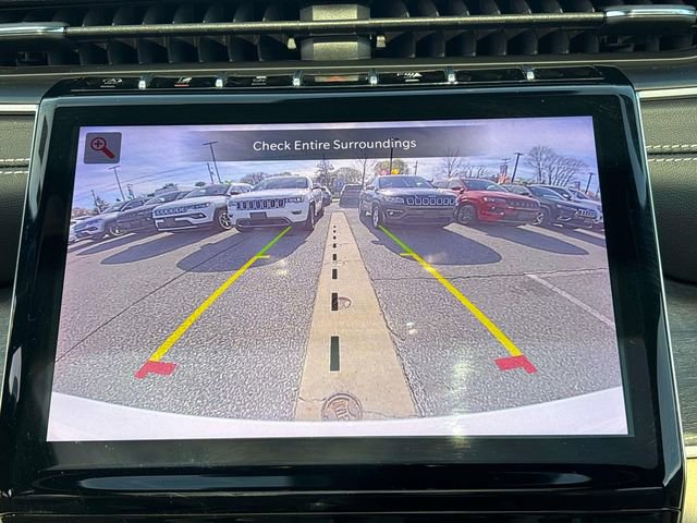 Used 2024 Jeep Grand Cherokee Limited w/ Black Appearance Package image 22