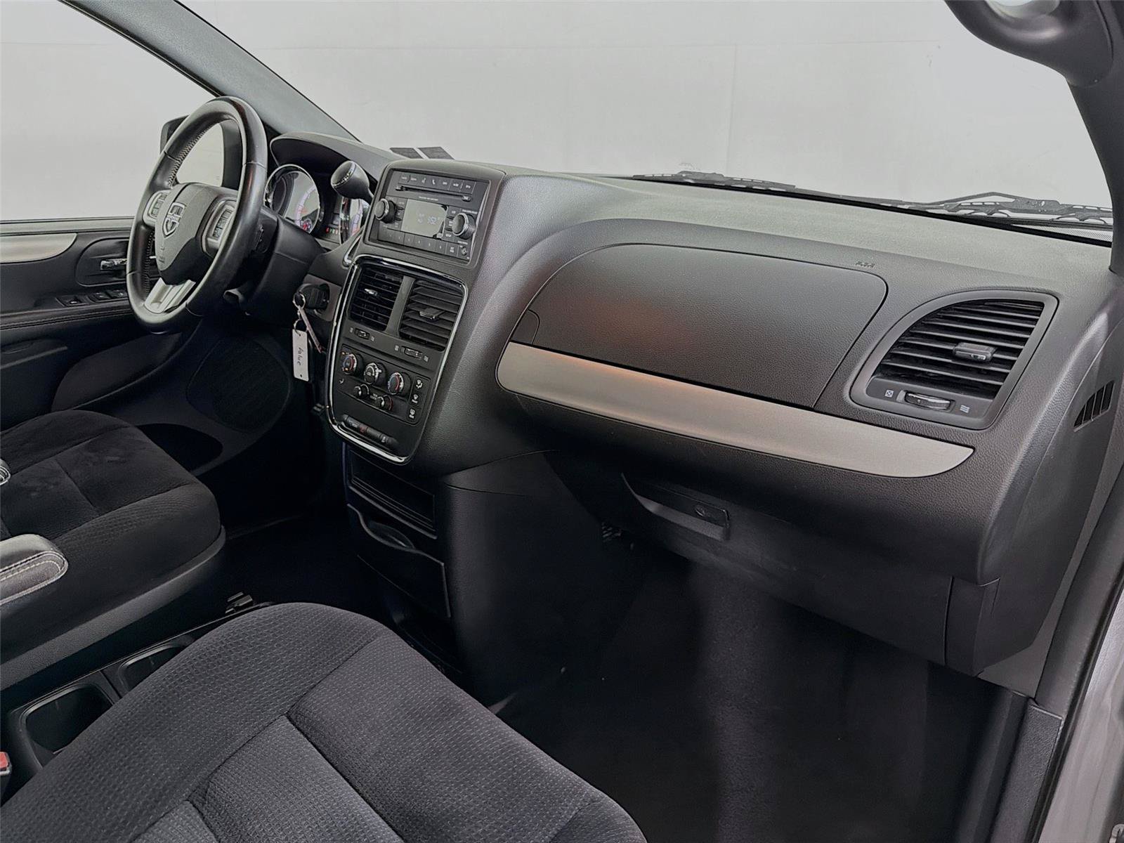 Used 2015 Dodge Grand Caravan SE w/ Quick Order Package 29E SE FWD image 28