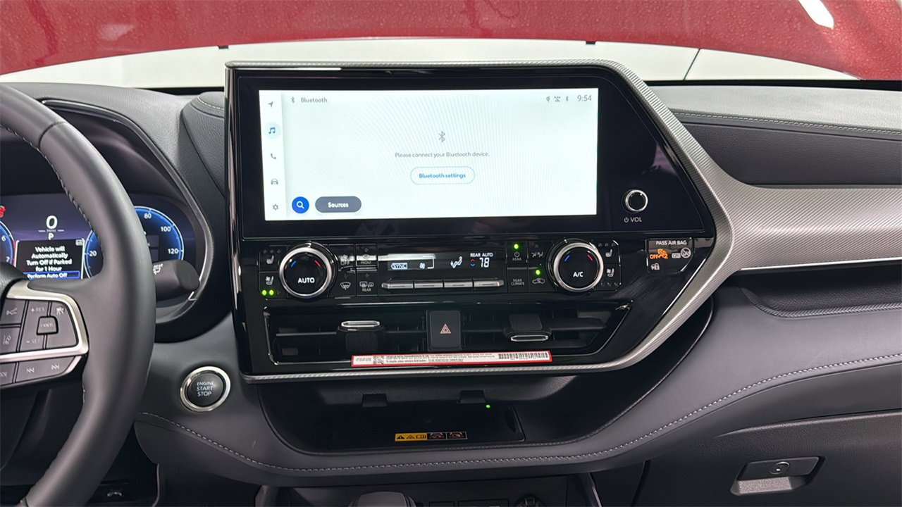 Certified 2025 Toyota Highlander Platinum image 10