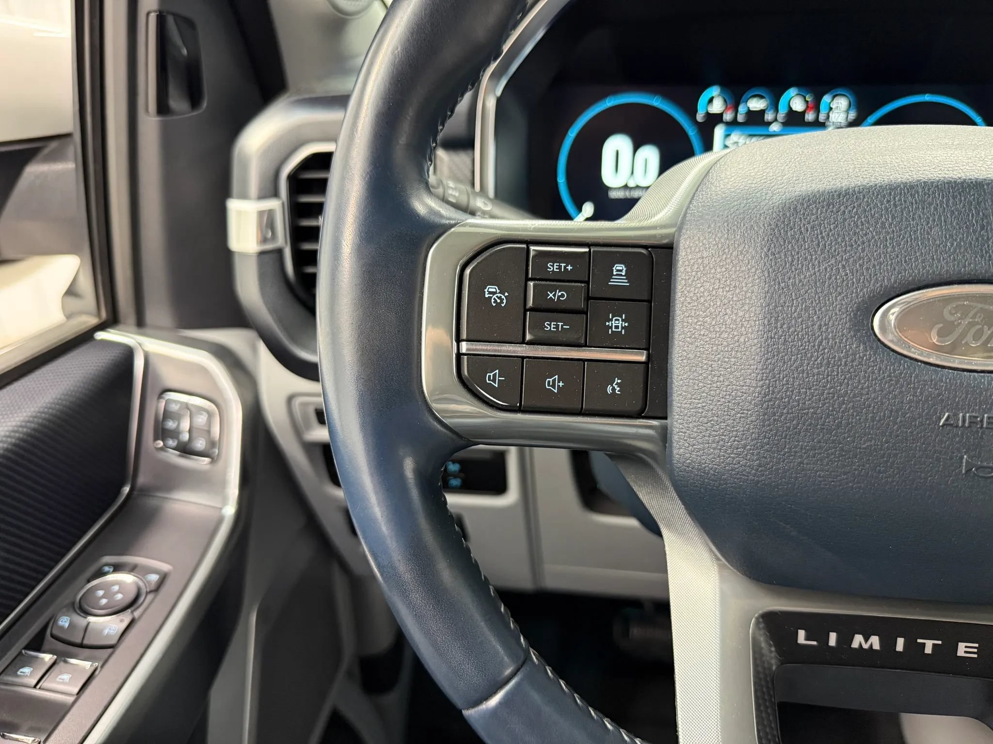 Used 2023 Ford F150 Limited AWD/4WD image 31