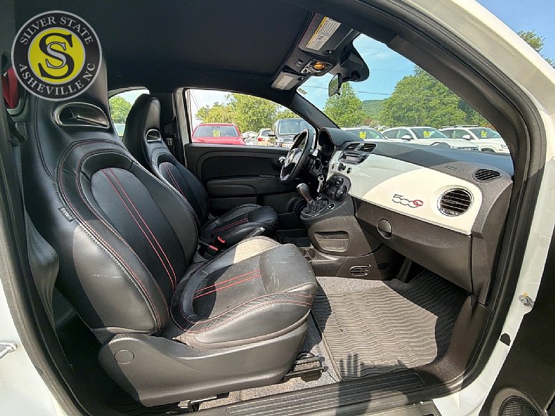 Used 2013 FIAT 500 Abarth w/ Beats Audio Pkg FWD image 16