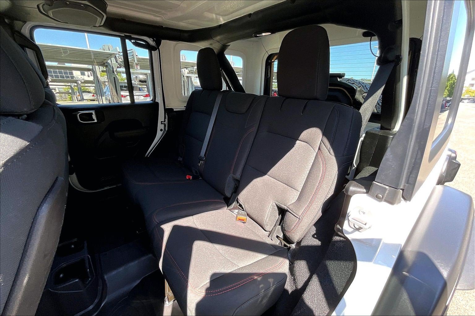 Used 2022 Jeep Wrangler Unlimited Rubicon AWD/4WD image 19