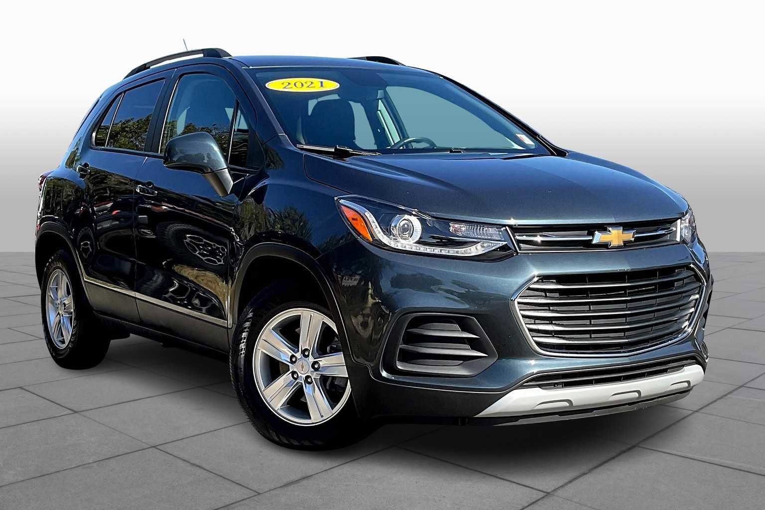 Certified 2021 Chevrolet Trax LT w/ Driver Confidence Package image 2