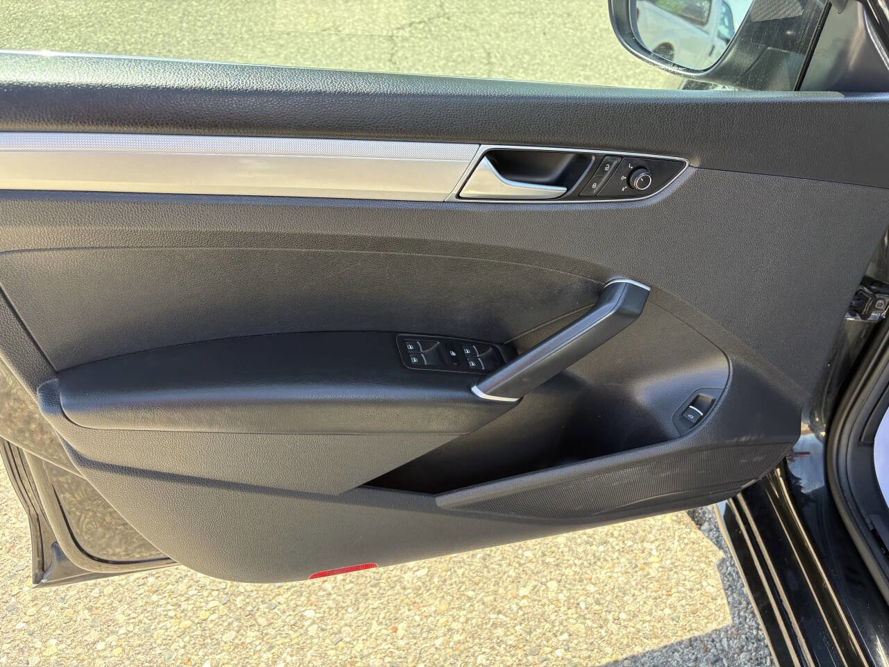 Used 2016 Volkswagen Passat 1.8T S image 27