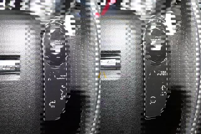 Used 2018 Land Rover Range Rover Velar R-Dynamic SE image 20