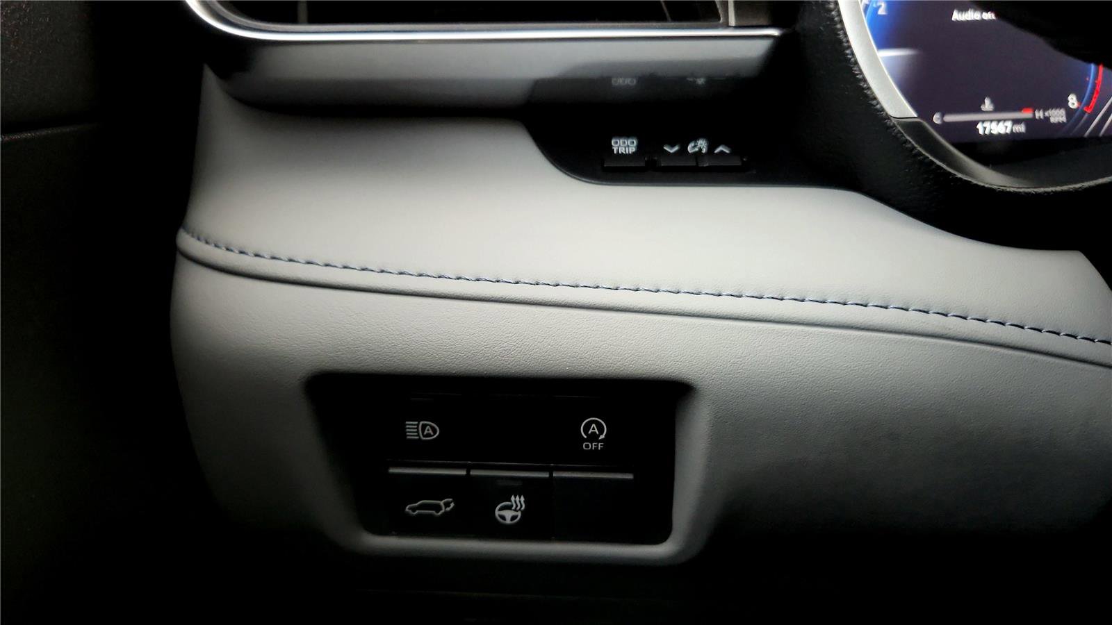 Used 2023 Toyota Highlander Limited image 46