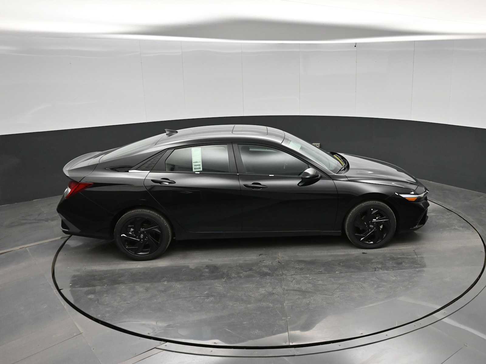 New 2026 Hyundai Elantra SEL Sport FWD image 30