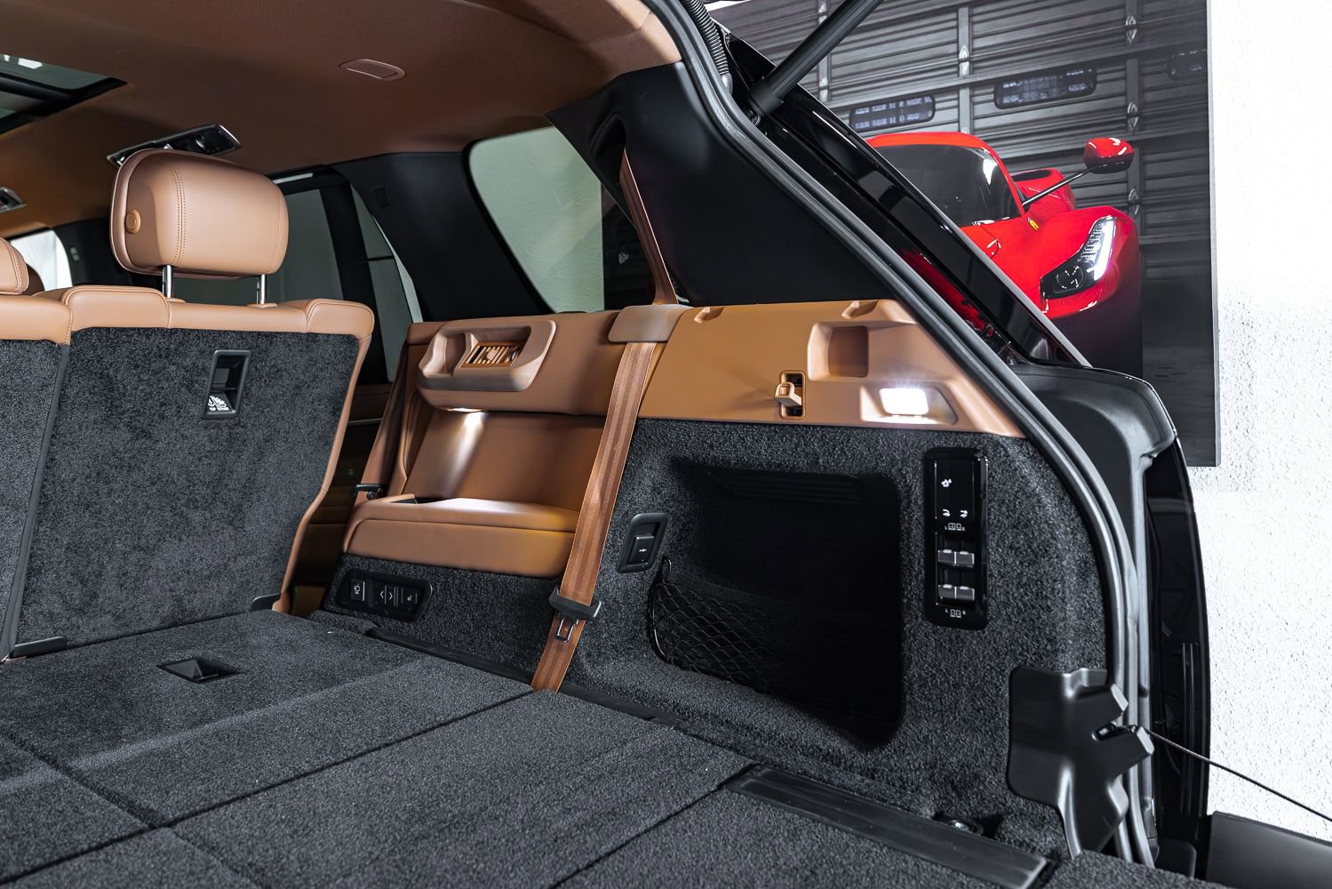 Used 2024 Land Rover Range Rover Long Wheelbase SE image 36