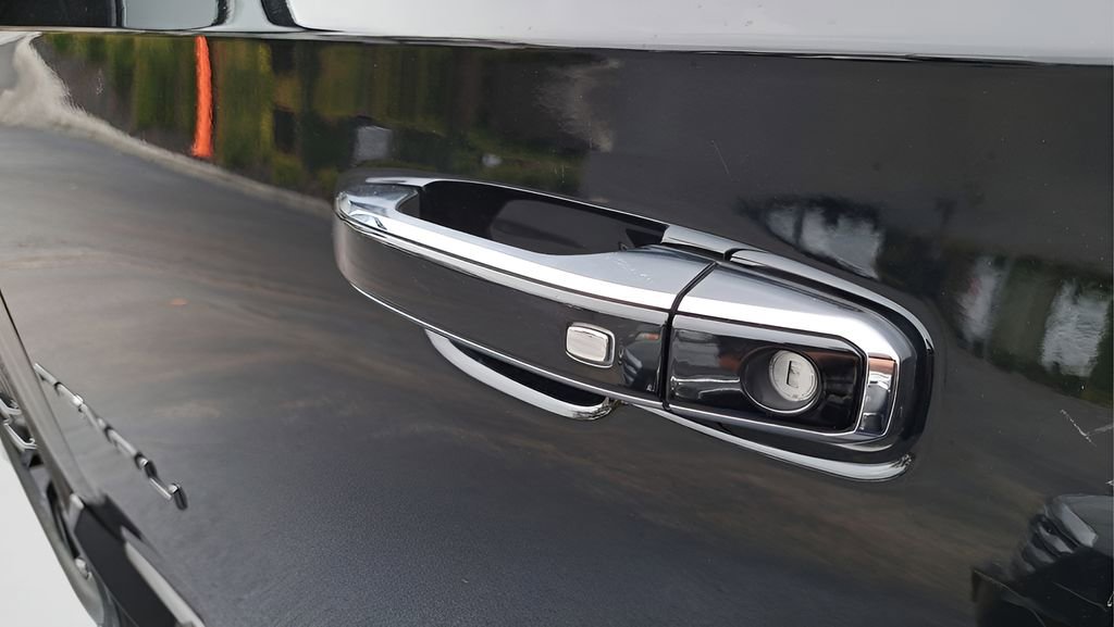 Used 2021 GMC Yukon Denali w/ LPO, Illumination Package image 7