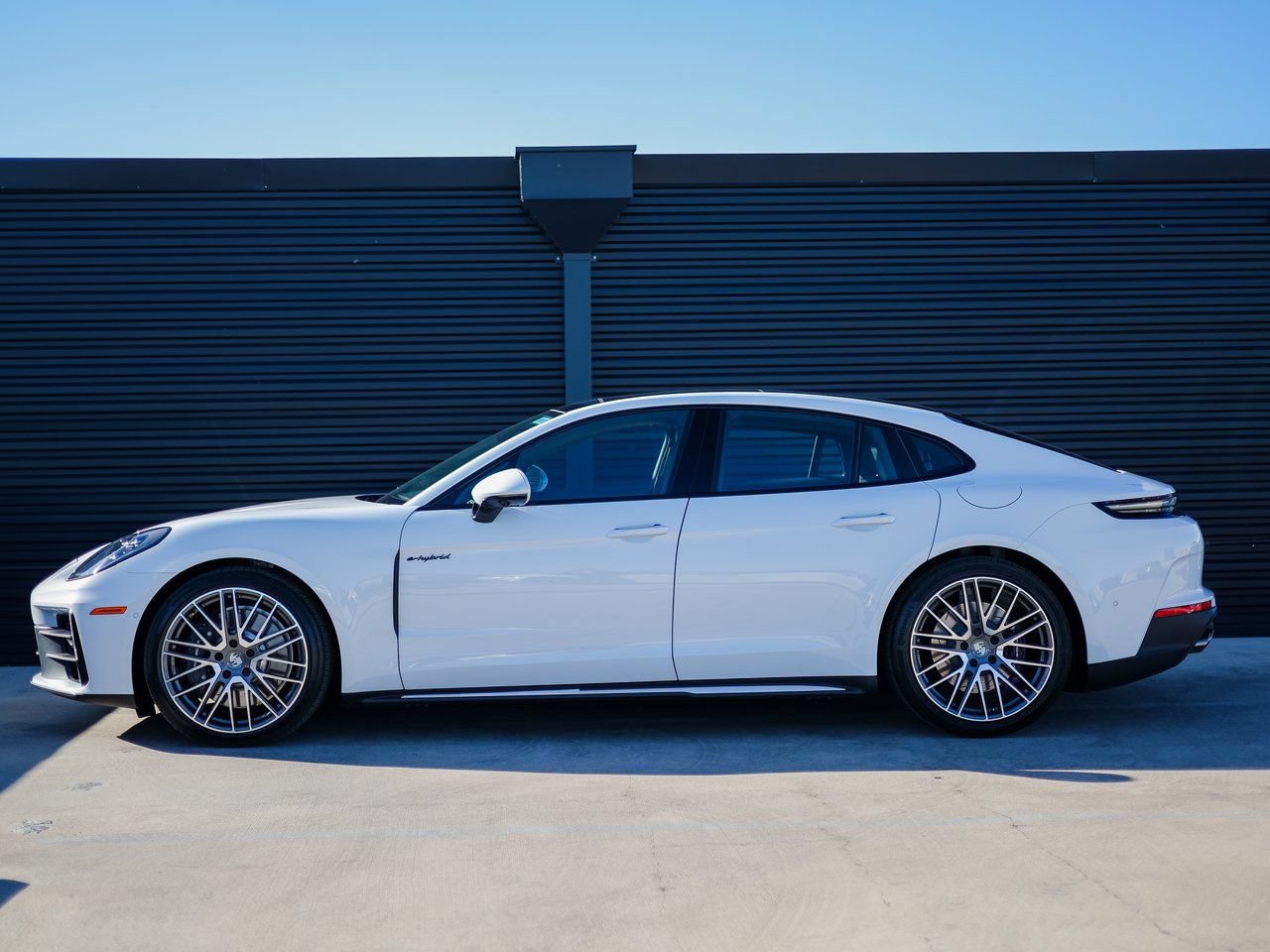 New 2026 Porsche Panamera 4 E-Hybrid AWD/4WD image 2