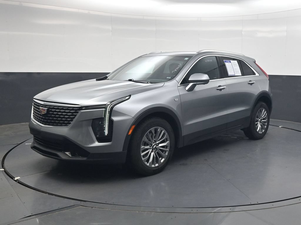 Used 2025 Cadillac XT4 Premium Luxury FWD image 8
