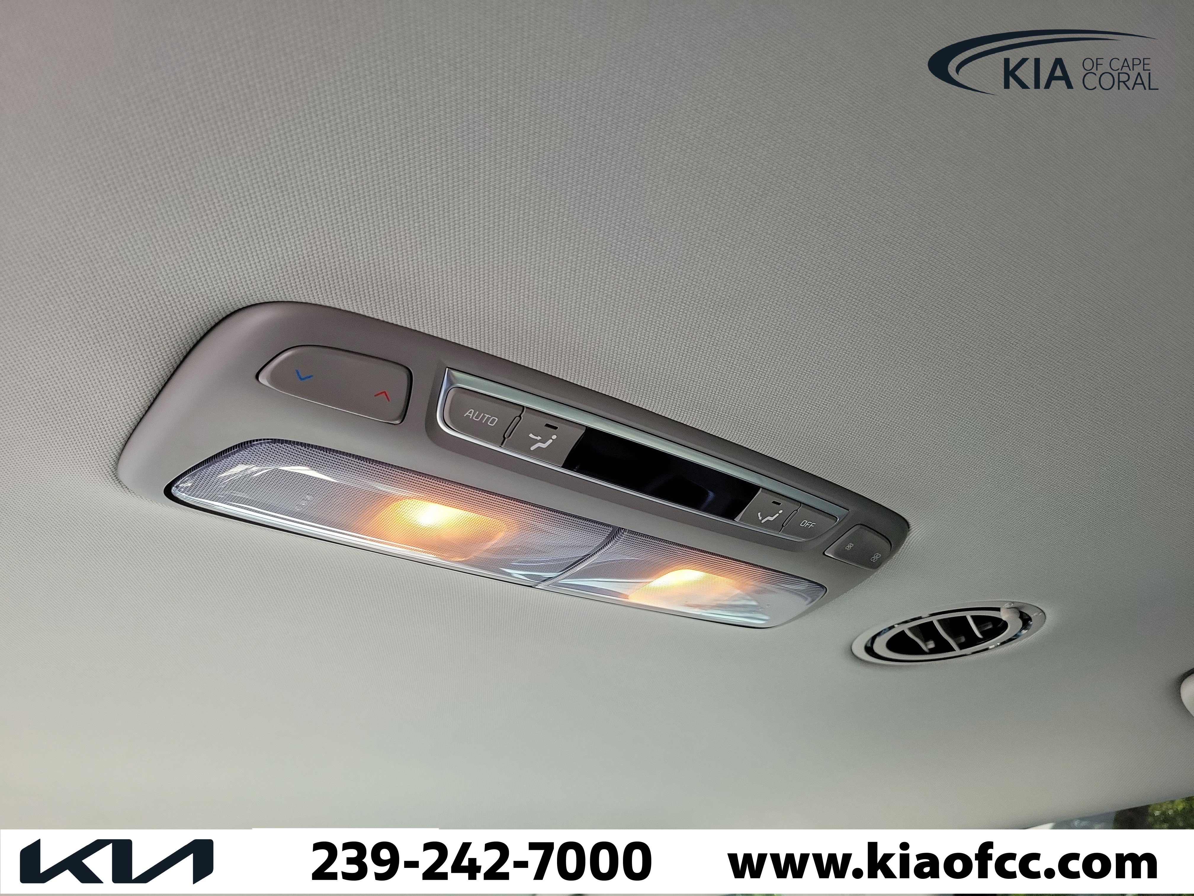 Used 2023 Kia Telluride S image 16