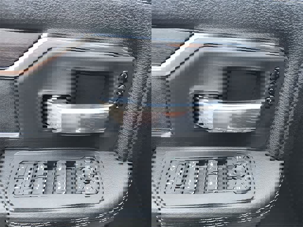 New 2026 RAM 3500 Laramie w/ Towing Technology Group image 13