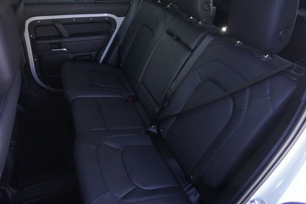New 2026 Land Rover Defender 110 X-Dynamic SE AWD/4WD image 30