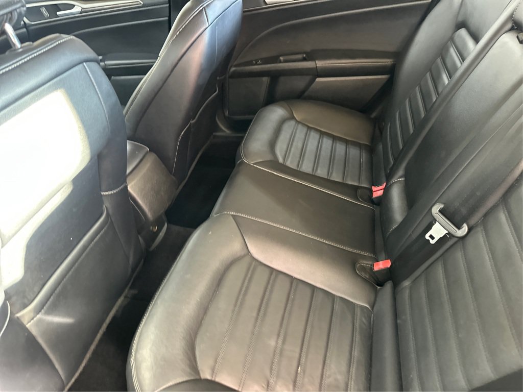 Used 2017 Ford Fusion SE AWD/4WD image 12