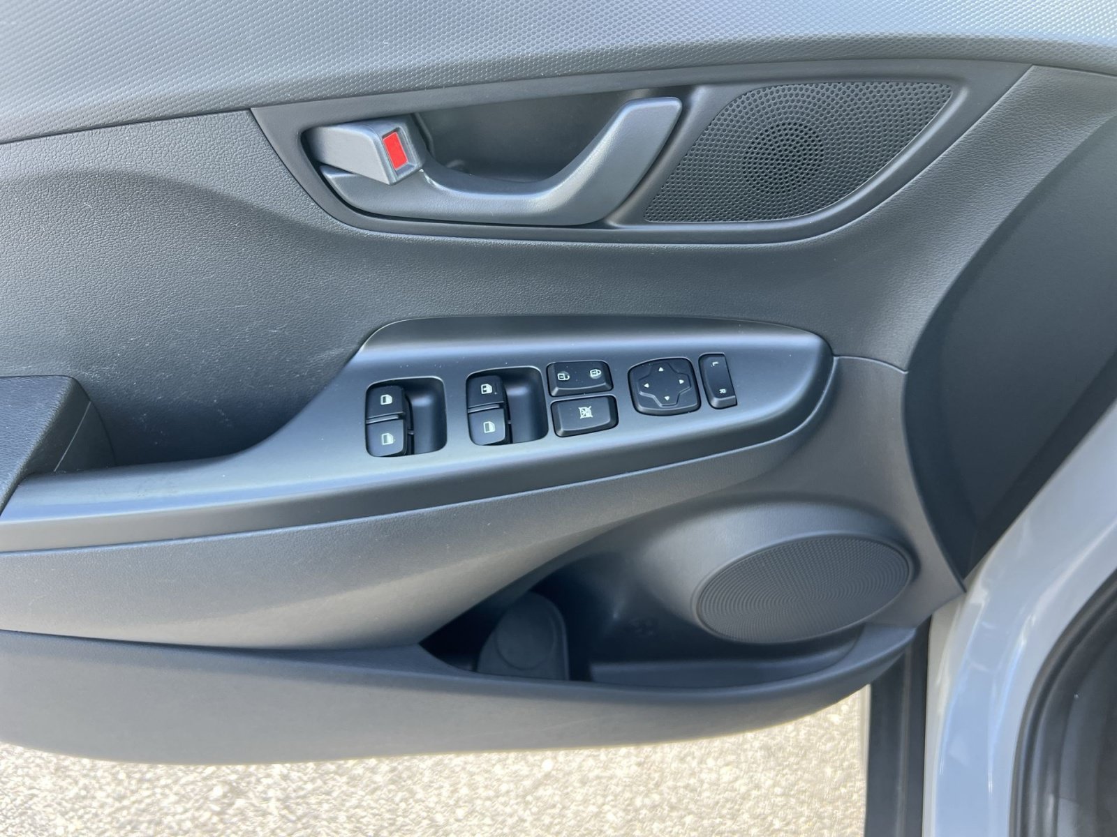 Used 2023 Hyundai Kona SE AWD/4WD image 14