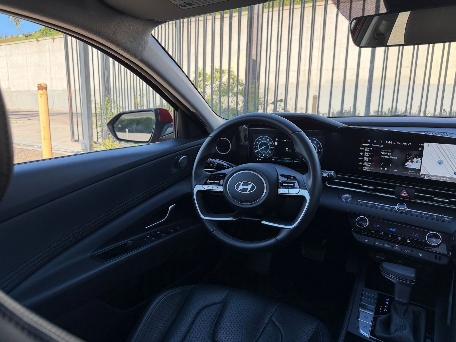 Used 2025 Hyundai Elantra Limited image 36