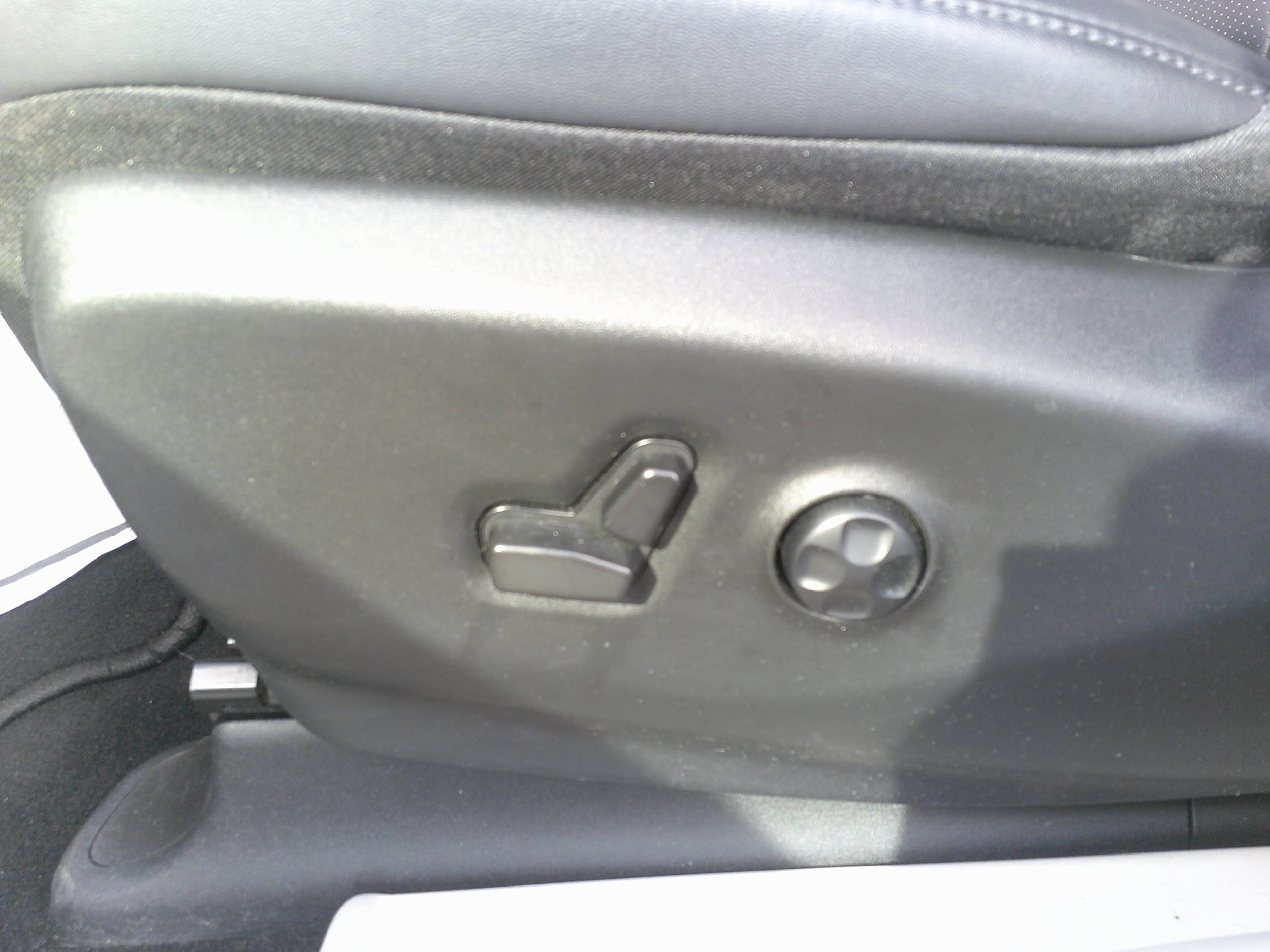 Used 2024 Chrysler Pacifica Touring-L FWD image 12
