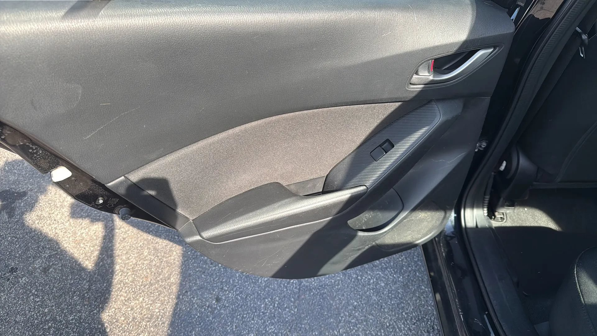 Used 2014 MAZDA MAZDA3 i Touring w/ Technology Package FWD image 13