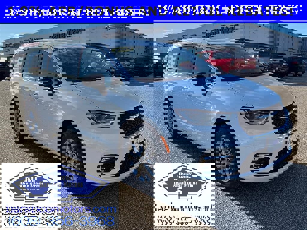 New 2026 Chrysler Pacifica Limited w/ Trailer Tow Group image 1