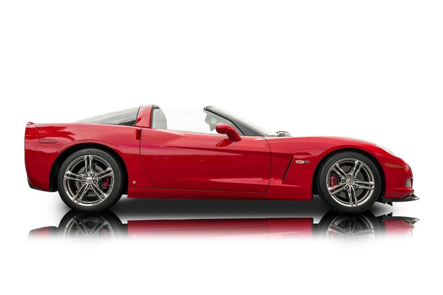 Used 2008 Chevrolet Corvette Coupe RWD image 2