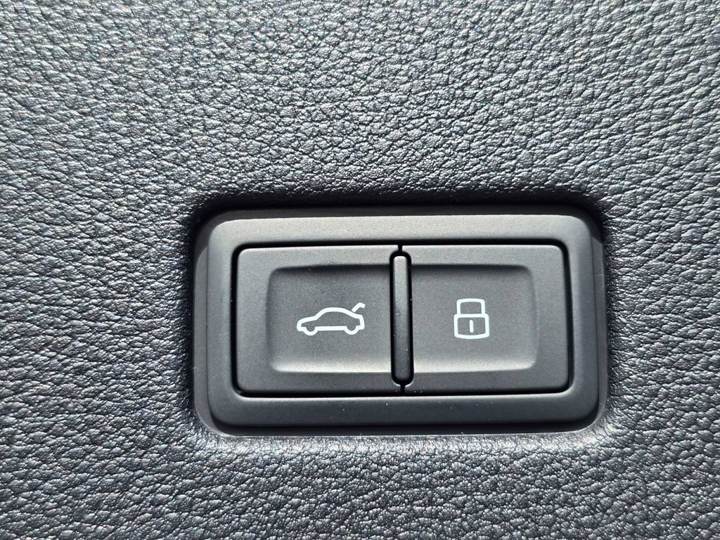 Used 2026 Audi Q8 Premium Plus image 17