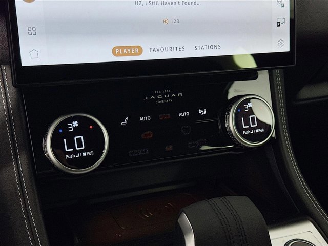 Used 2026 Jaguar F-PACE R-Dynamic S image 18