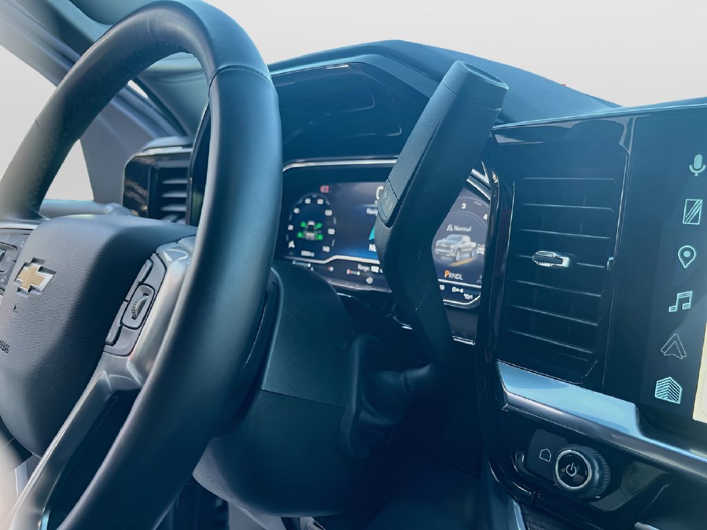Used 2025 Chevrolet Silverado 1500 LT AWD/4WD image 17