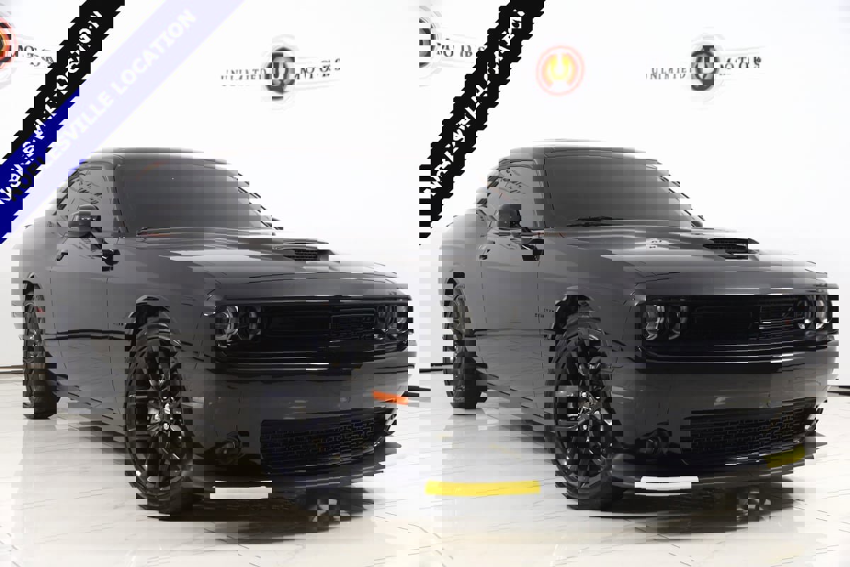 Used 2022 Dodge Challenger R/T w/ Blacktop Package image 1