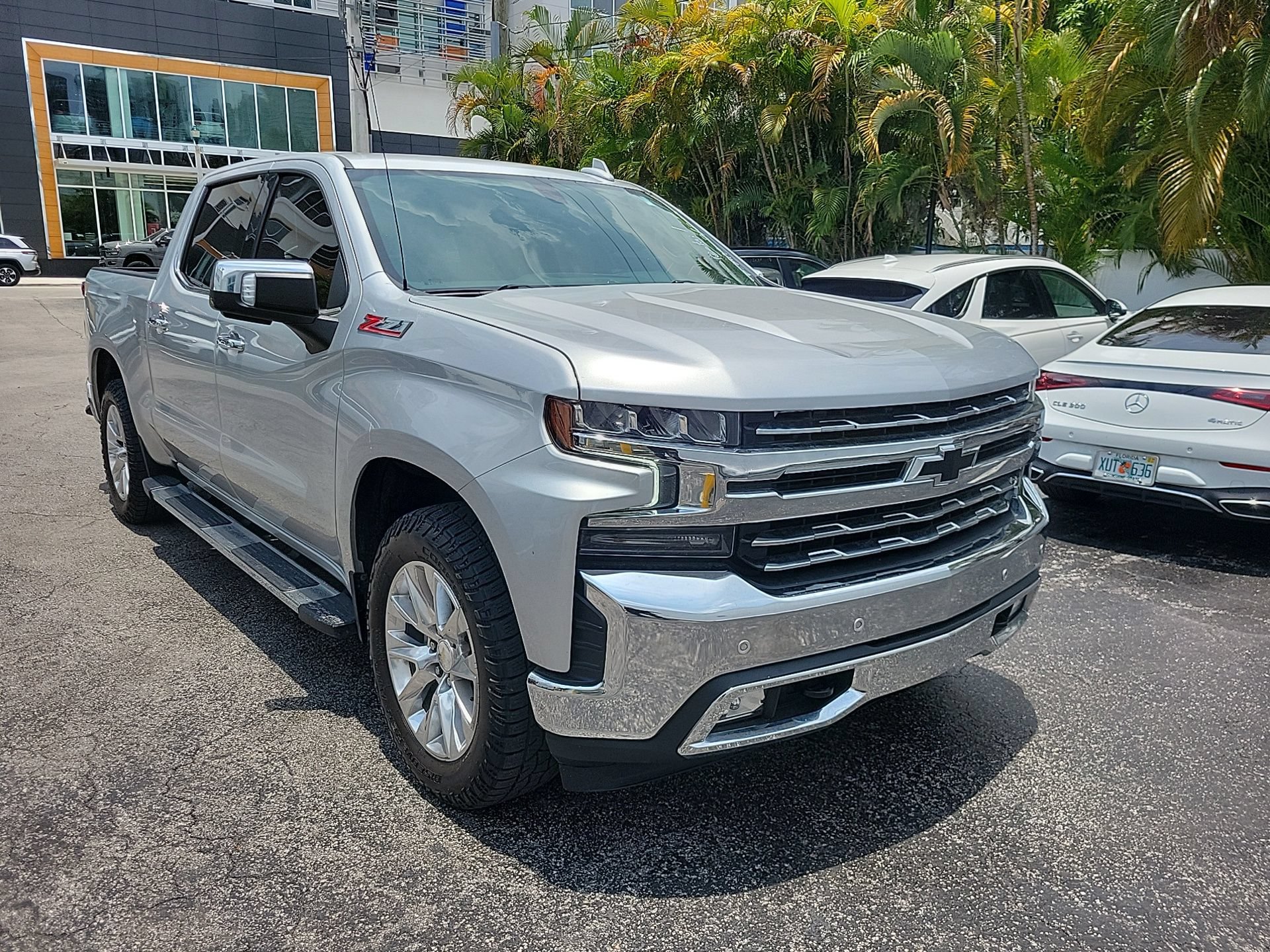 Used 2021 Chevrolet Silverado 1500 LTZ w/ Z71 Off-Road Package AWD/4WD image 4