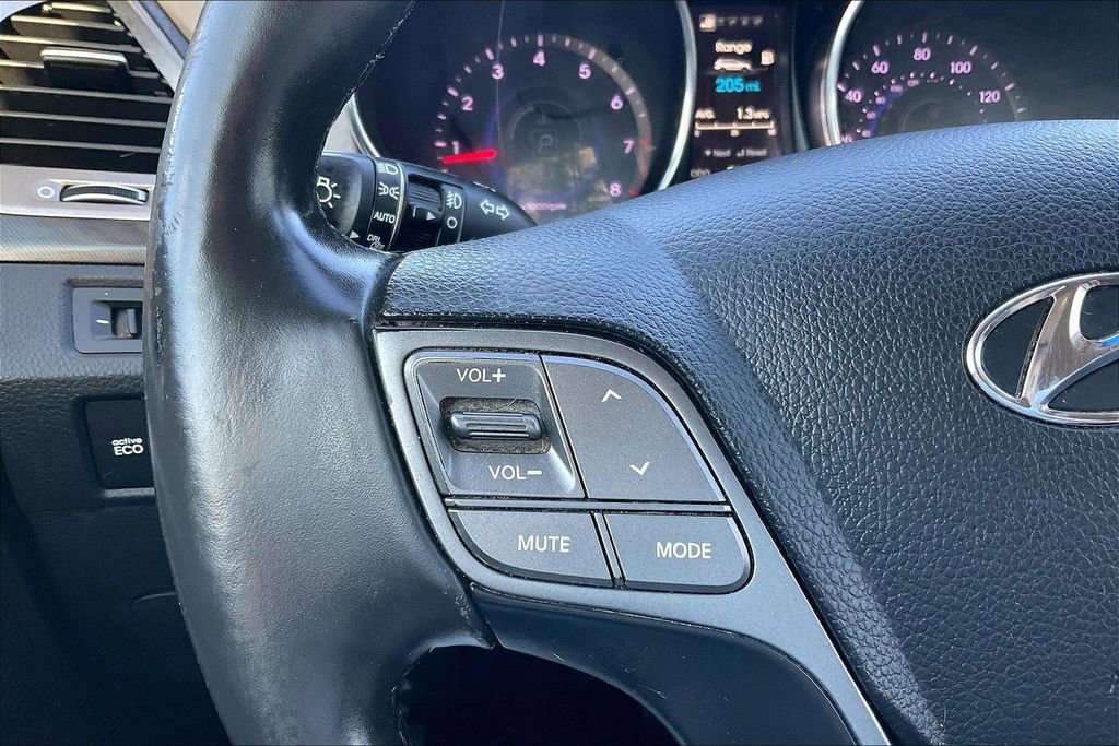 Used 2016 Hyundai Santa Fe Limited w/ Option Group 04 image 18