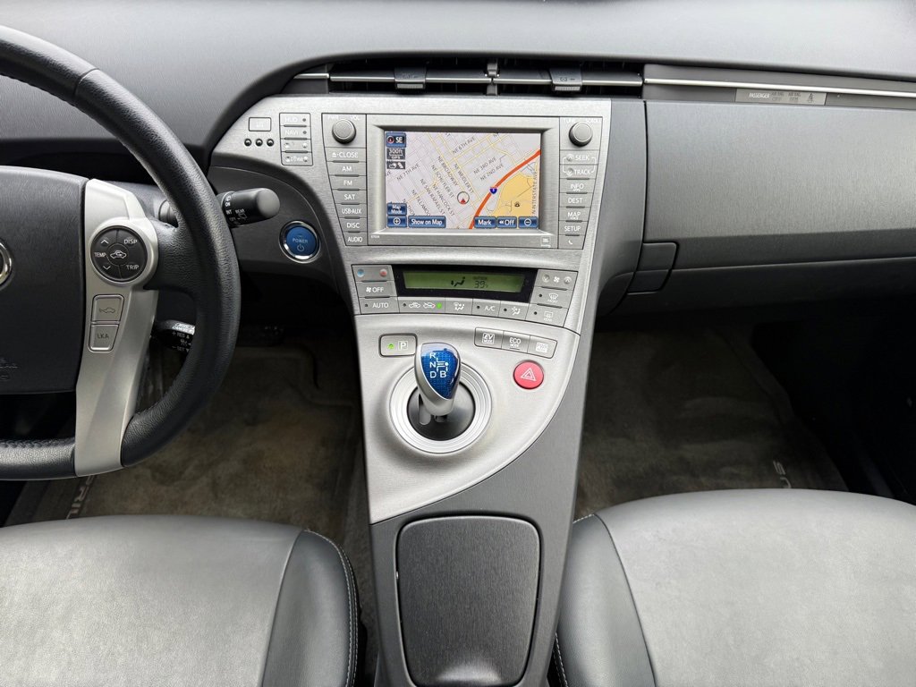 Used 2015 Toyota Prius Five w/ Advanced Technology Package image 21