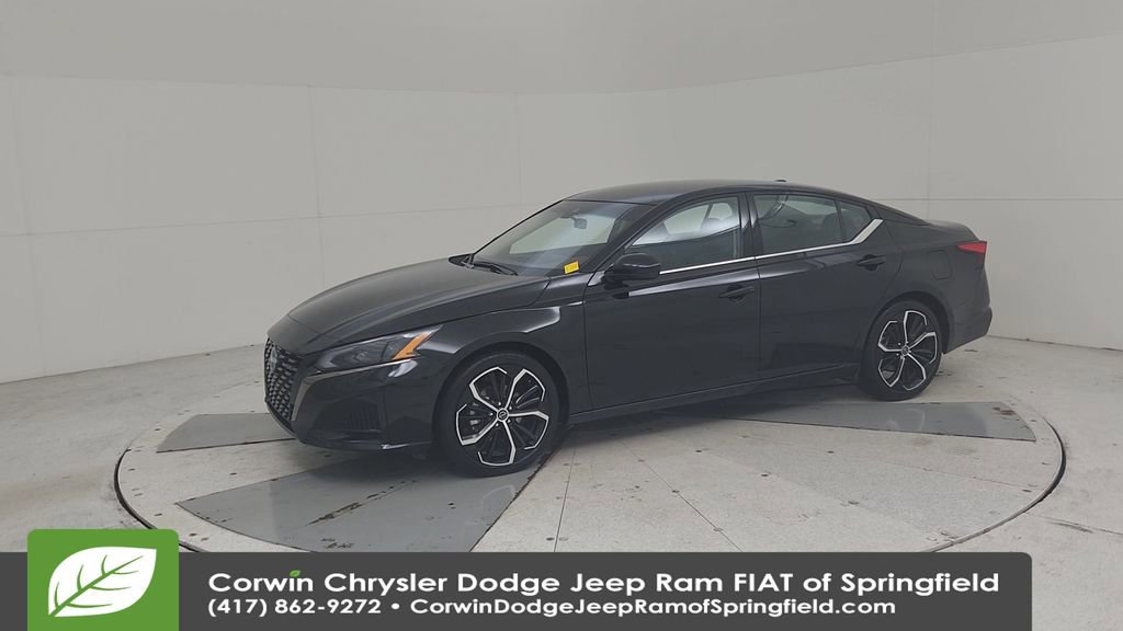 Used 2025 Nissan Altima 2.5 SR image 9