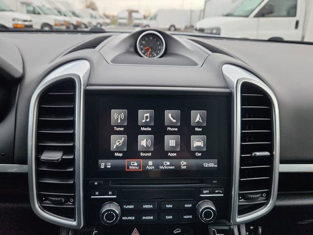 Used 2018 Porsche Cayenne Platinum Edition image 43