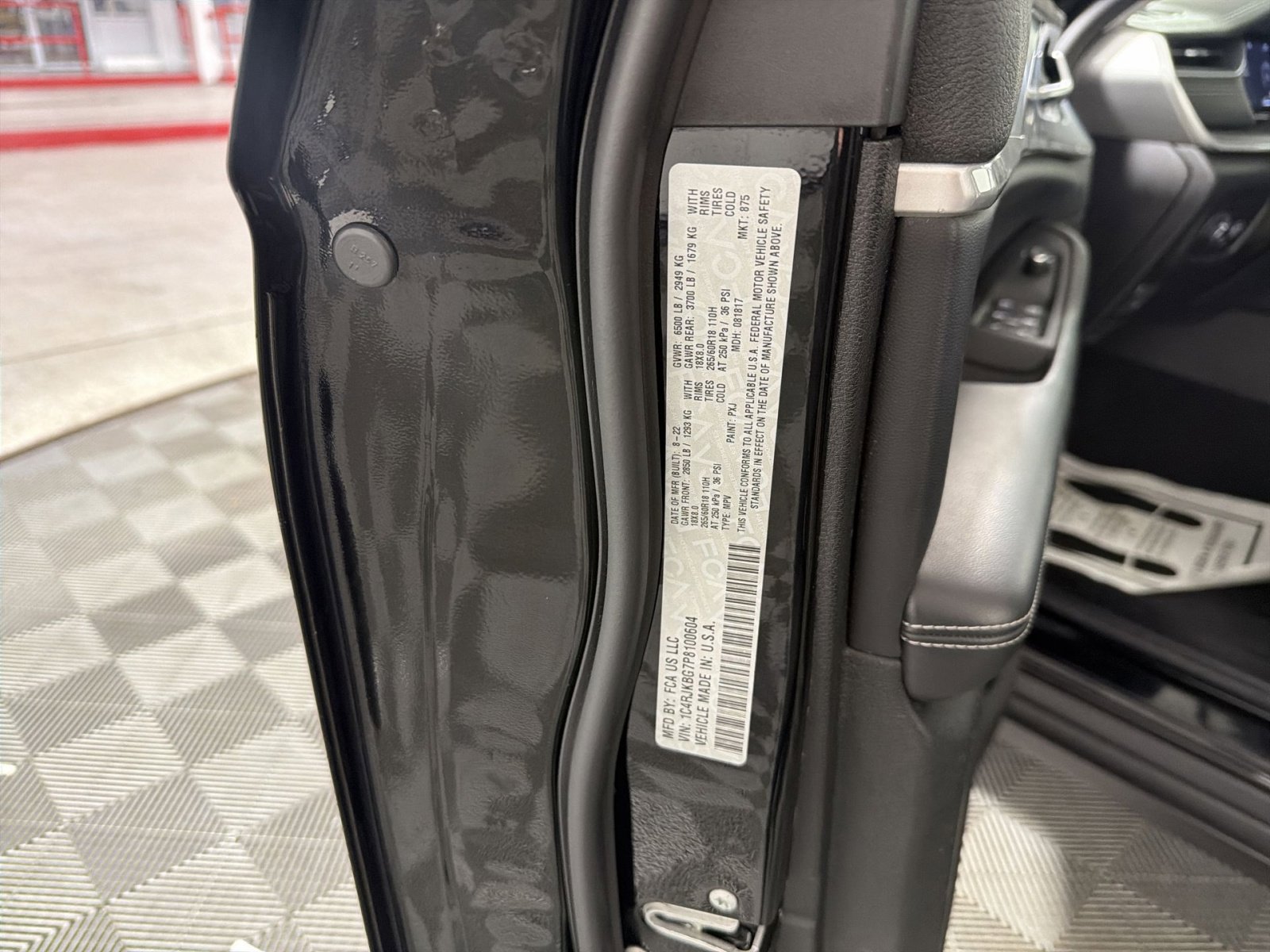 Used 2023 Jeep Grand Cherokee L Limited w/ Luxury Tech Group II image 26