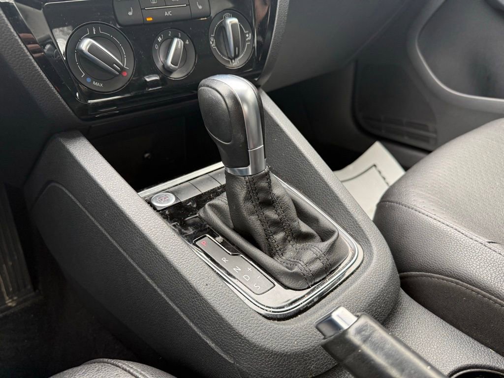 Used 2016 Volkswagen Jetta SEL image 12