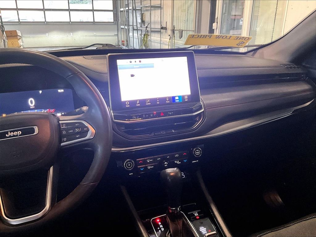 Used 2023 Jeep Compass Trailhawk w/ Trailhawk Elite Group image 18