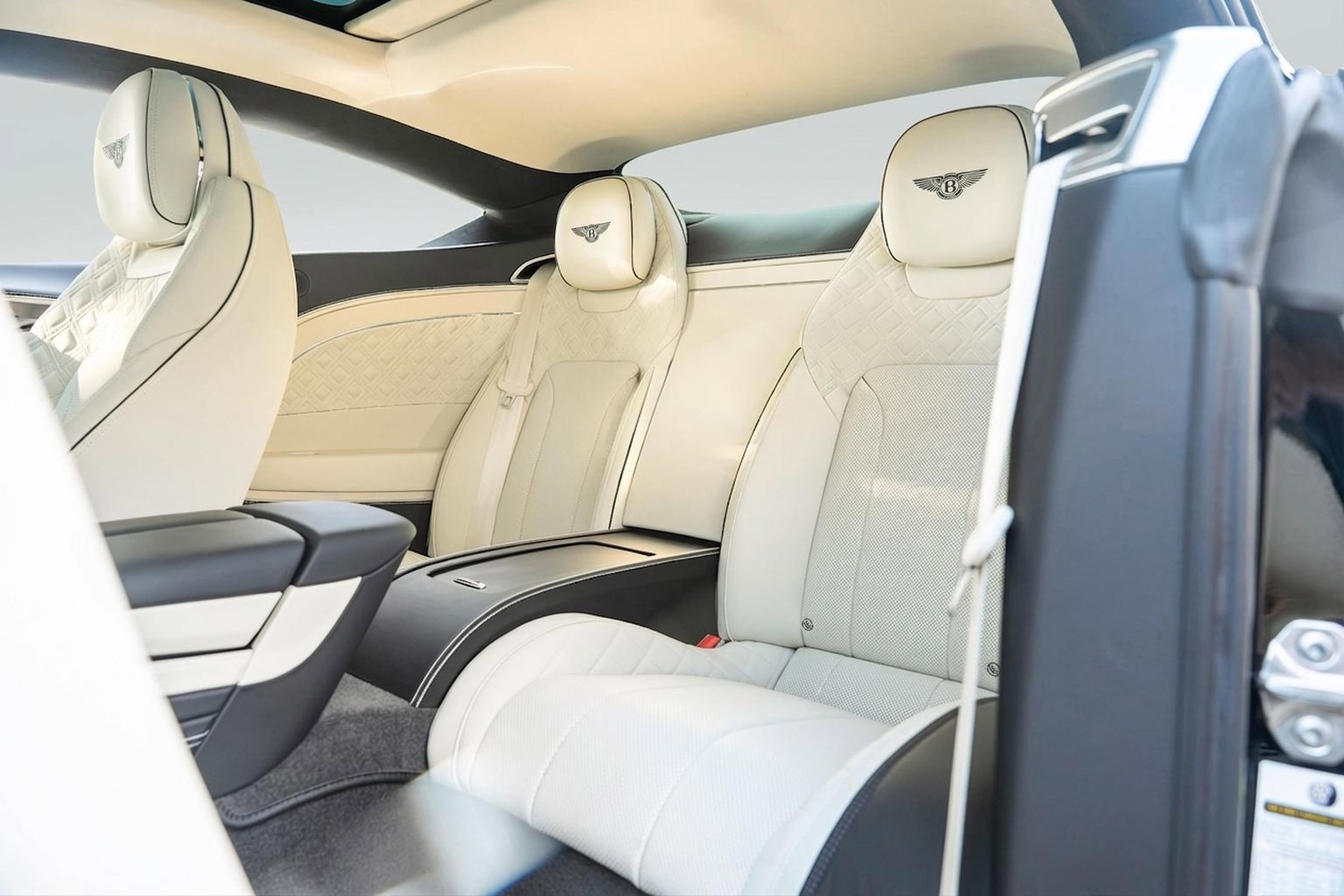 Used 2023 Bentley Continental GT Azure AWD/4WD image 10
