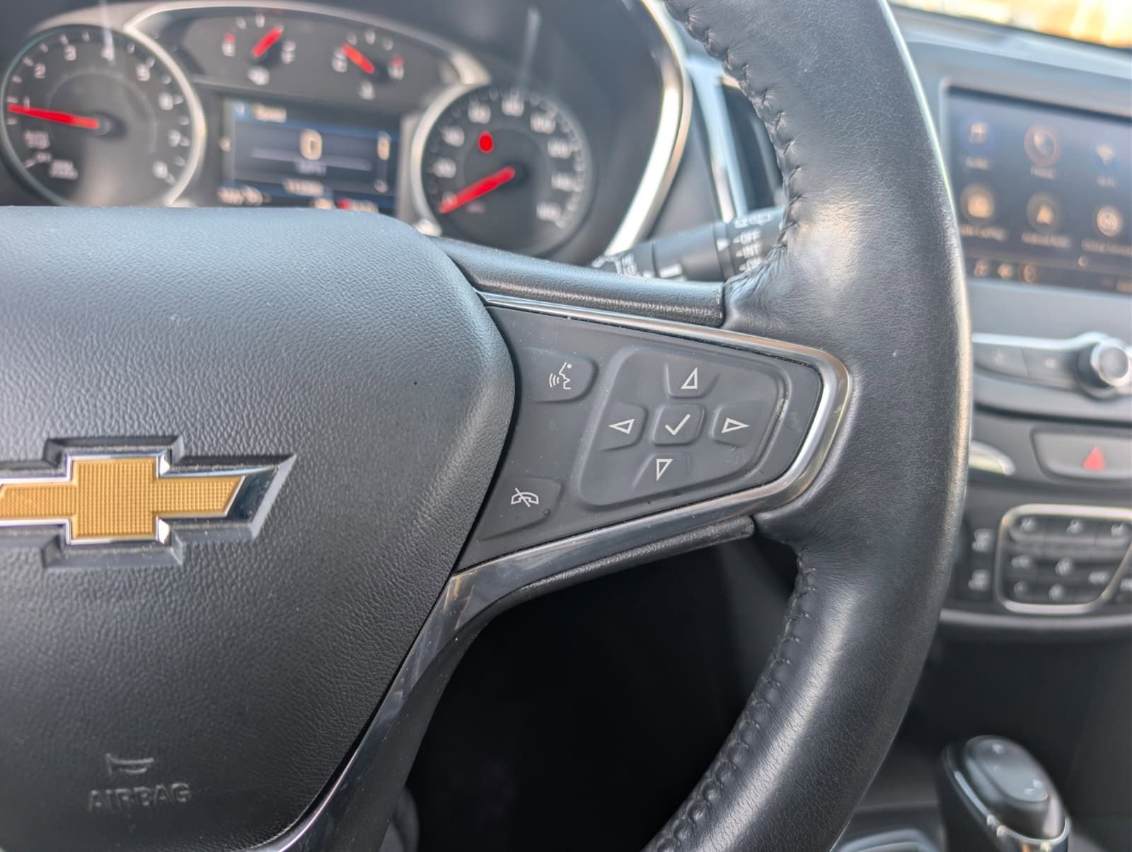 Used 2020 Chevrolet Equinox LT image 18