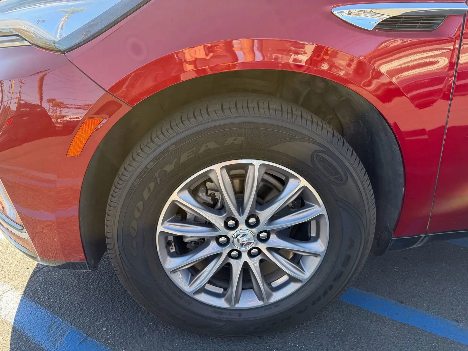 Used 2024 Buick Enclave Premium image 5