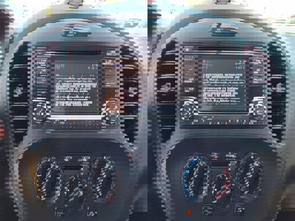 Used 2016 Nissan Juke S image 3