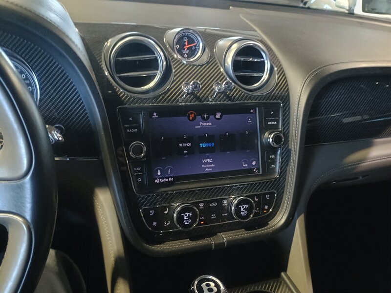 Used 2019 Bentley Bentayga AWD/4WD image 23
