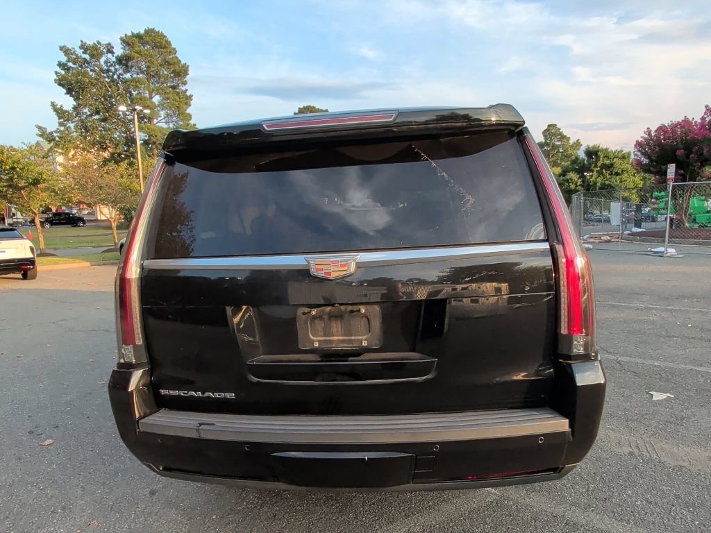 Used 2016 Cadillac Escalade ESV Luxury AWD/4WD image 4