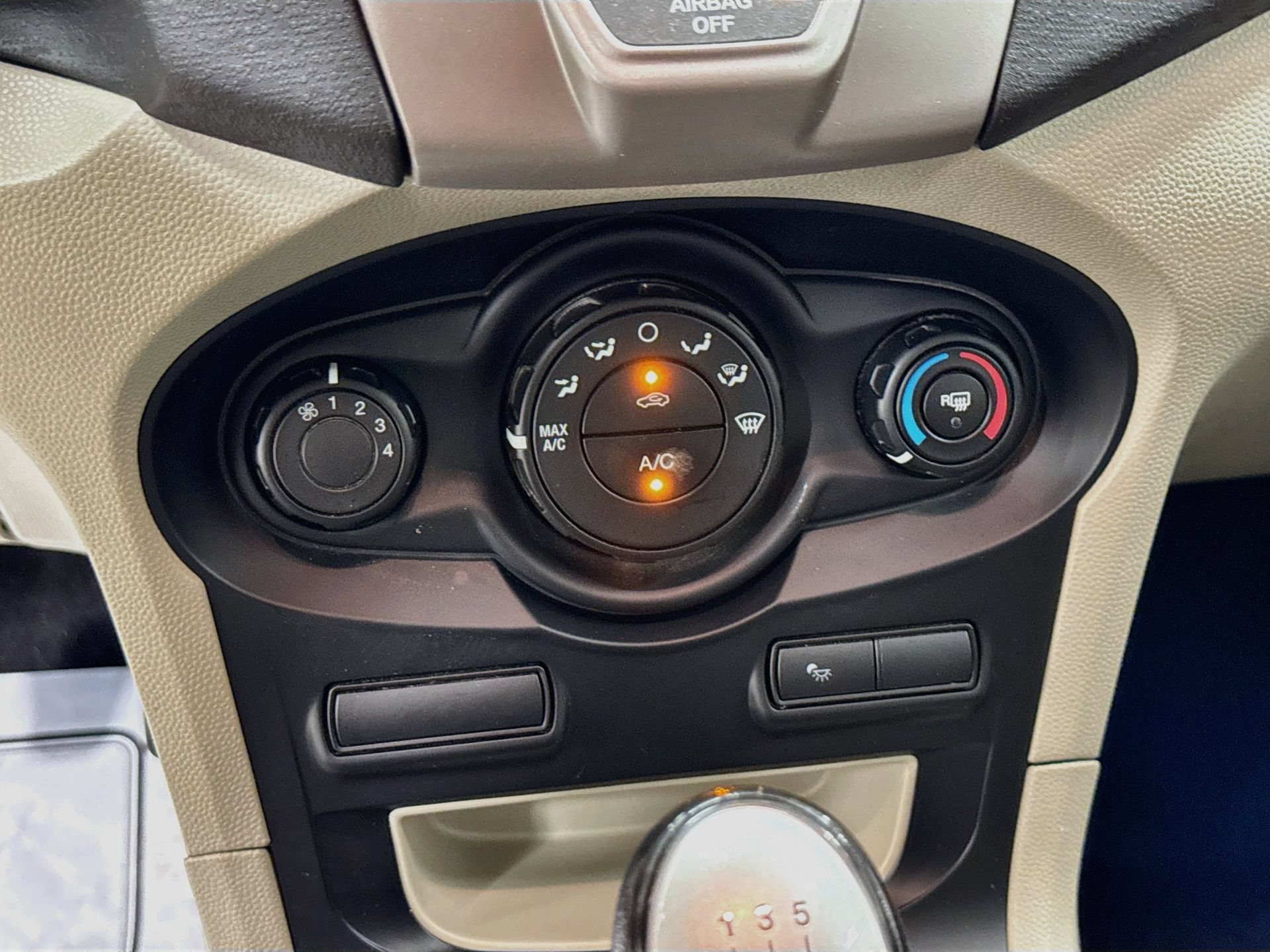 Used 2013 Ford Fiesta SE FWD image 14