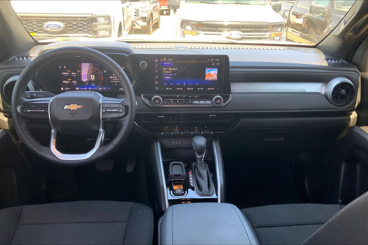 Used 2024 Chevrolet Colorado LT w/ LT Convenience Package image 16