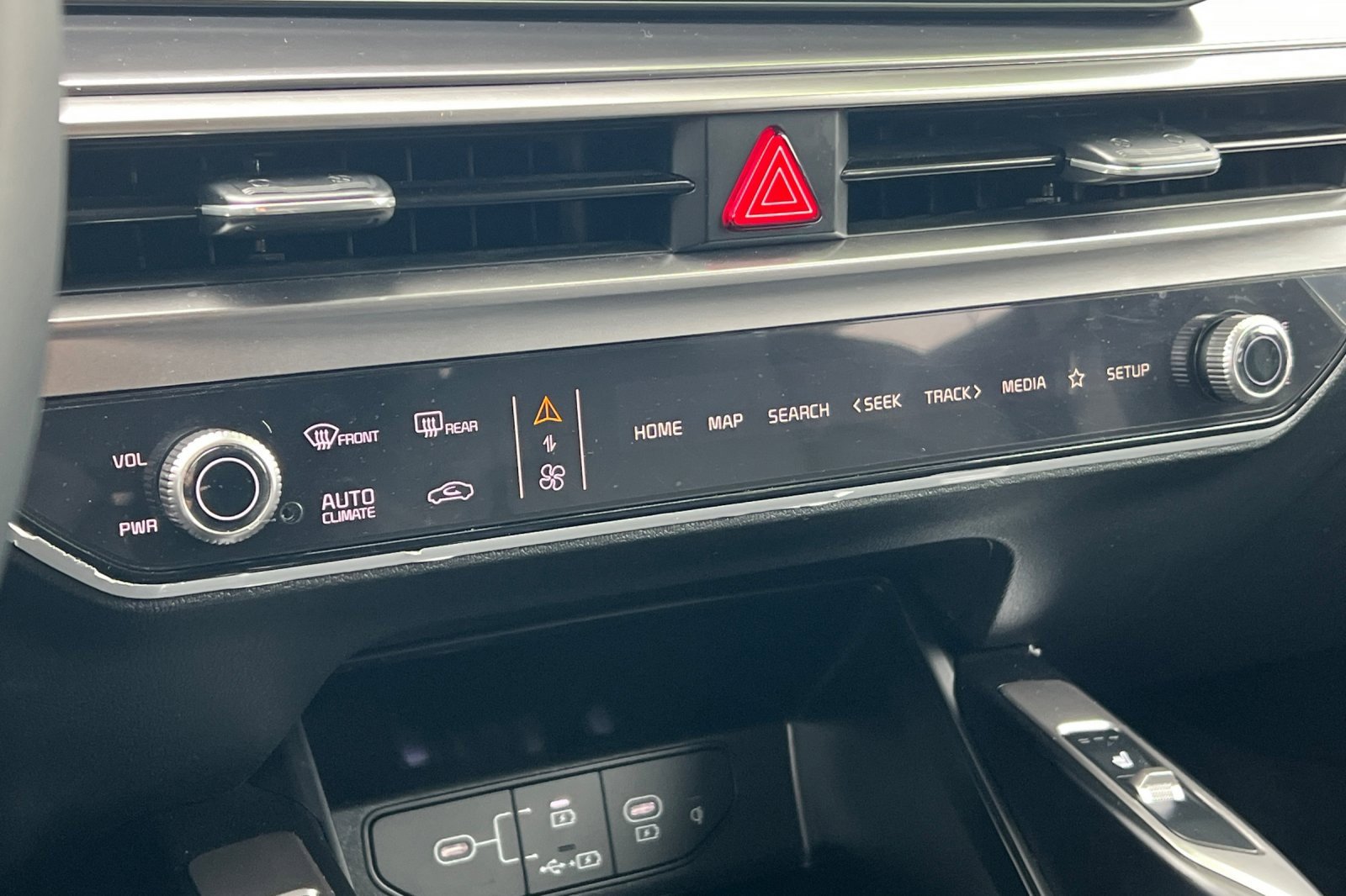 Certified 2025 Kia Sorento S image 32