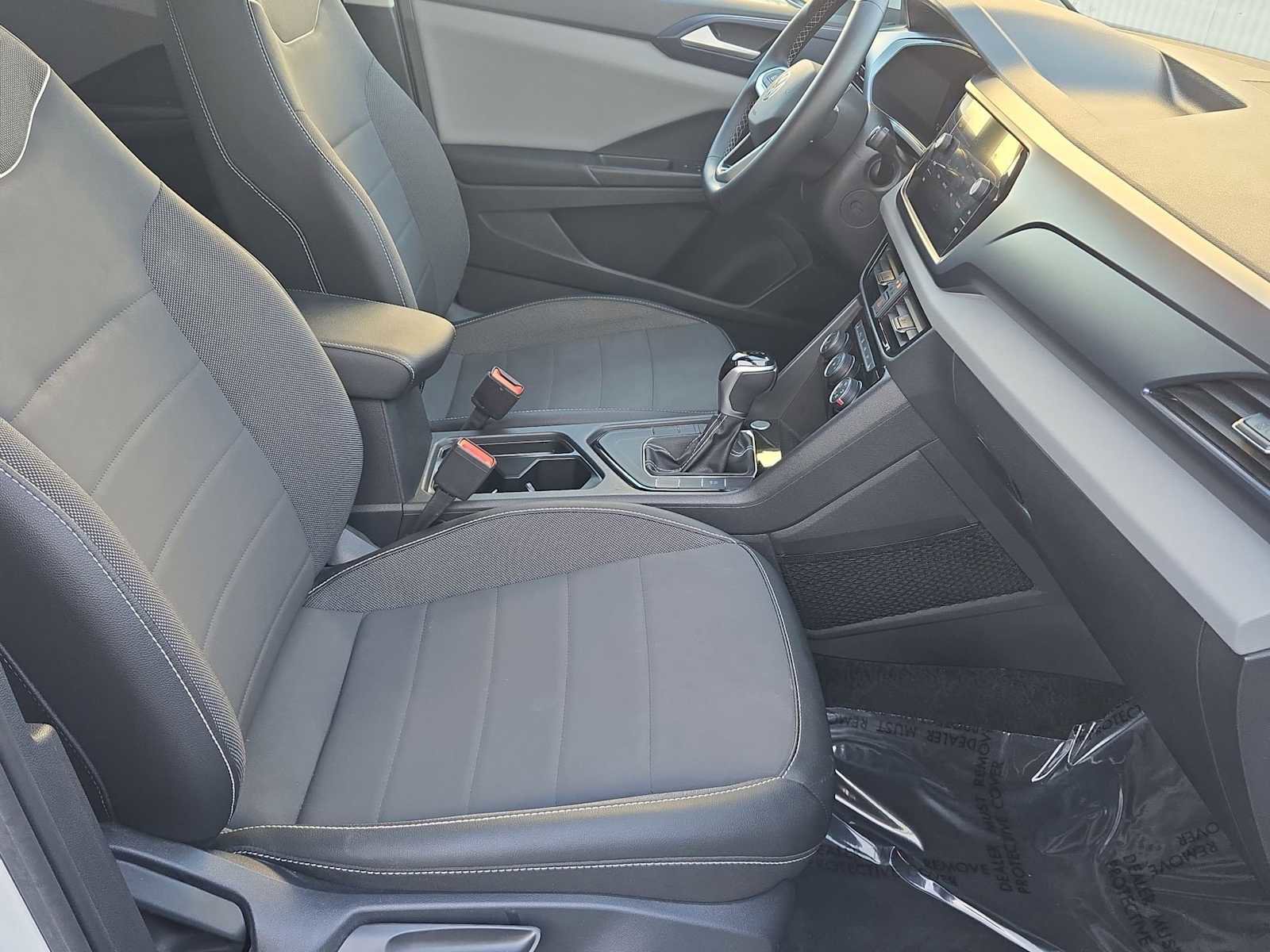 Used 2023 Volkswagen Taos SE image 28