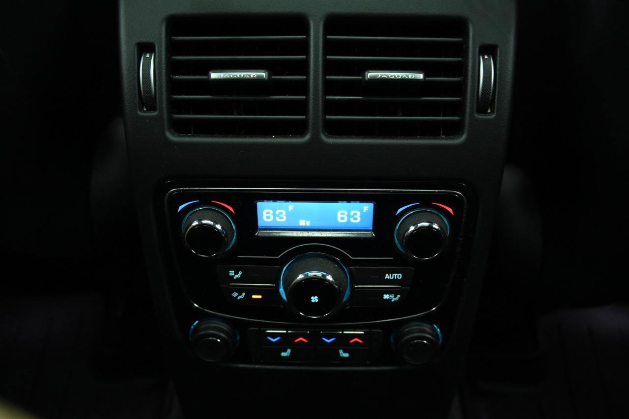 Used 2020 Jaguar F-PACE SVR image 44